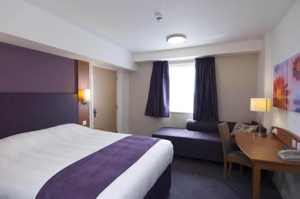 Premier Inn Watford - Croxley Green Zewnętrze zdjęcie